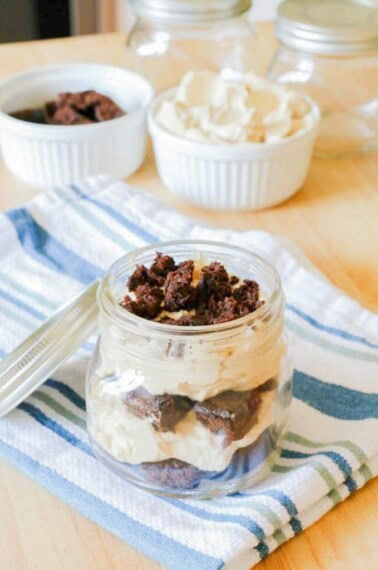 This Mocha Brownie Trifle is the perfect easy dessert for all chocolate and coffee lovers! Using instant coffee and a boxed brownie mix to have this dessert ready quickly!