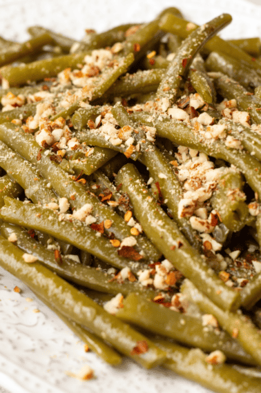 Instant Pot green beans topped with almonds.