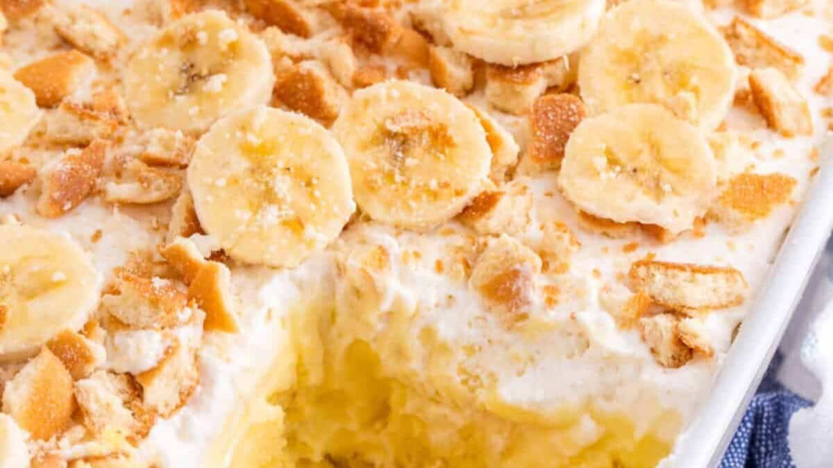banana pudding poke cake close up